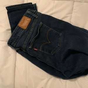 Levi straight leg Jean